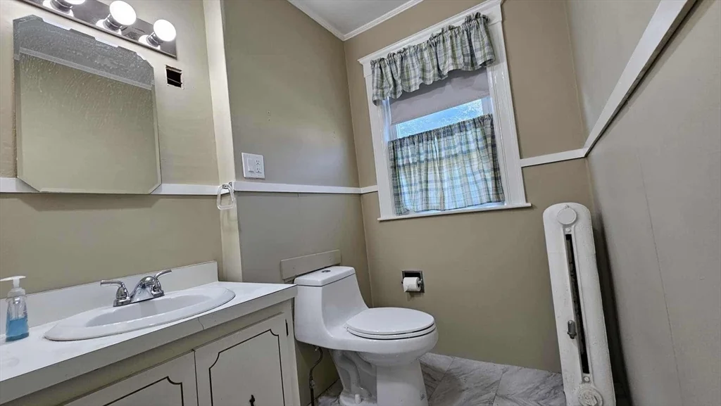 4 bed, 1 bath apartment for rent at 15 Beacon St Unit 1st floor, Quincy — photo 10 of 13