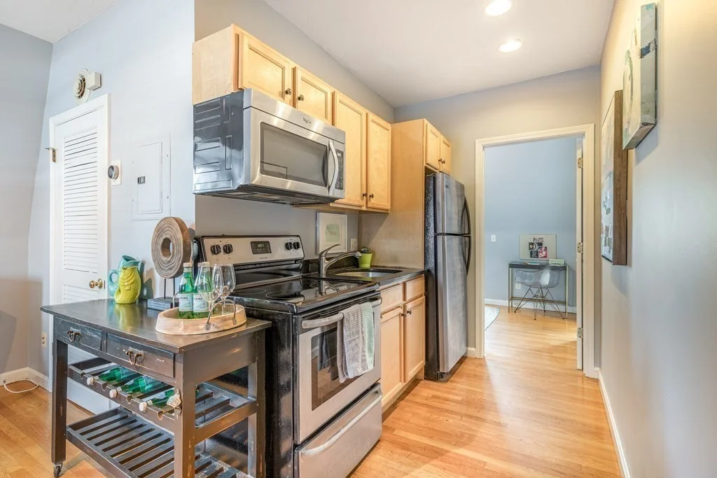 1 bed, 1 bath apartment for rent at 15 Beale St Unit 5, Dorchester — photo 8 of 21