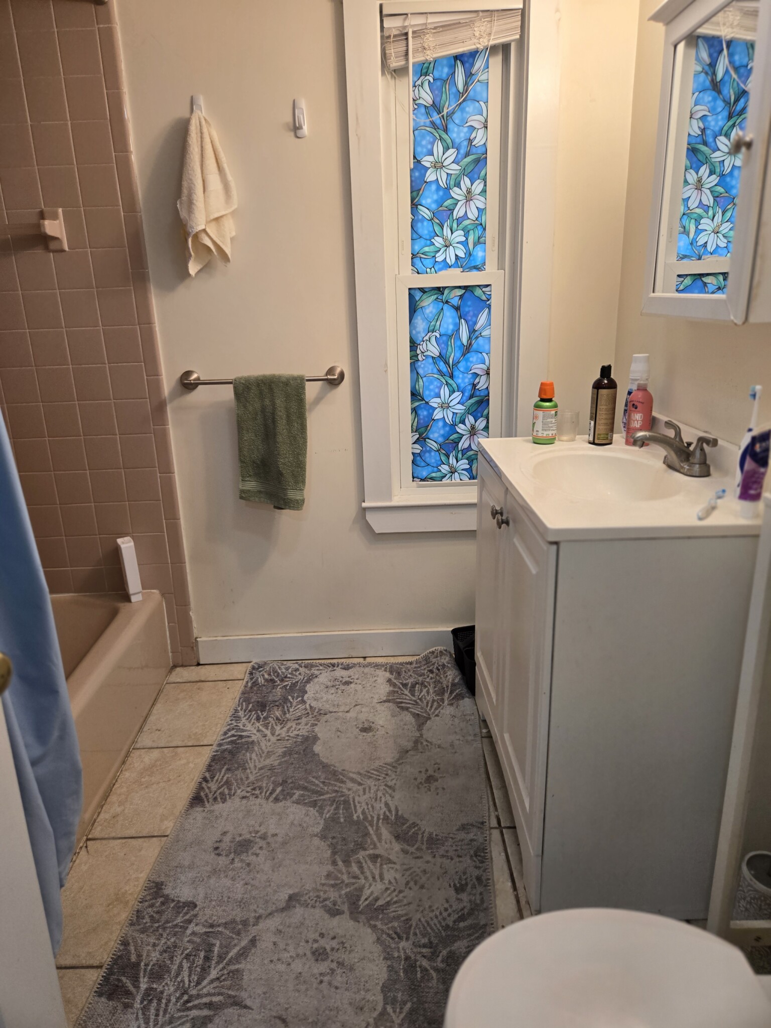 2 bed, 1 bath apartment for rent at 15 Beech St Unit 3, Nonantum — photo 10 of 20