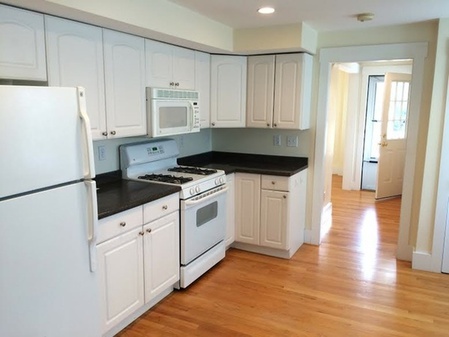 2 bed, 1 bath apartment for rent at 15 Beech St Unit 3, Nonantum — photo 16 of 20