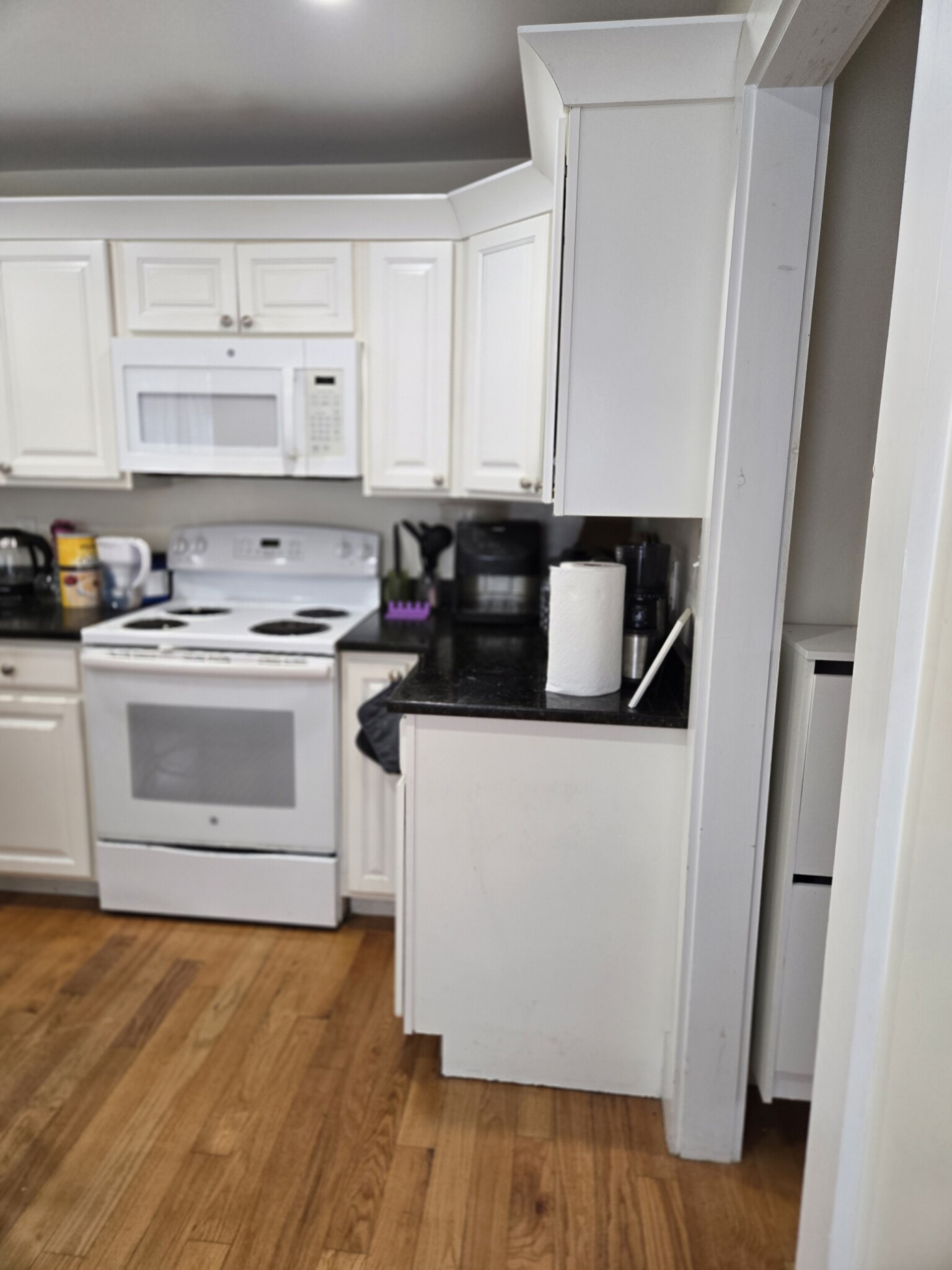 2 bed, 1 bath apartment for rent at 15 Beech St Unit 3, Nonantum — photo 2 of 20