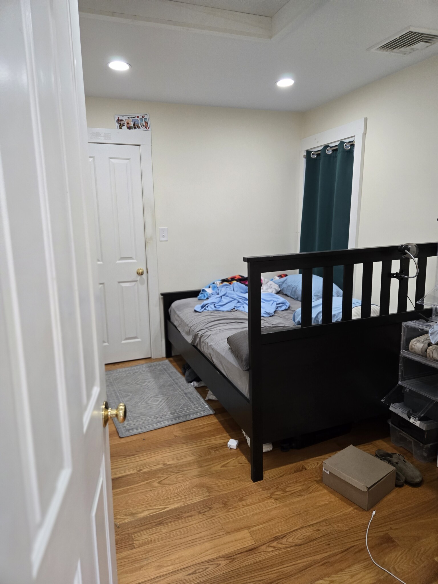 2 bed, 1 bath apartment for rent at 15 Beech St Unit 3, Nonantum — photo 8 of 20