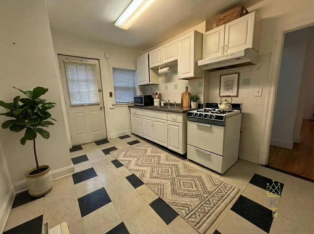 1 bed, 1 bath apartment for rent at 15 Beechcroft St Unit 2, Oak Square — photo 2 of 4
