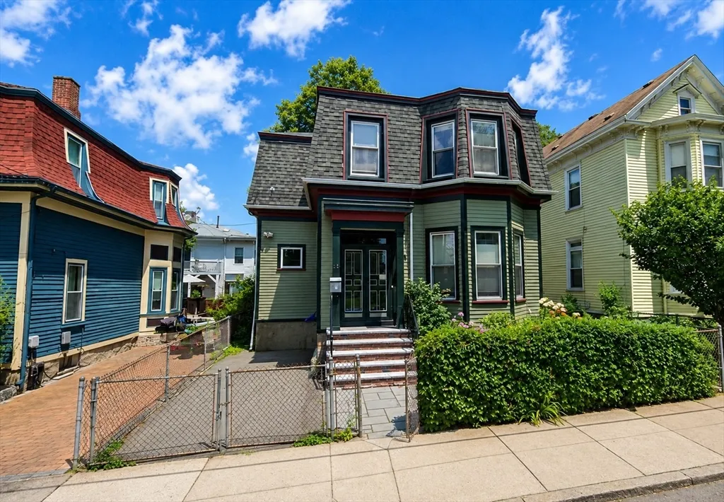 3 bed, 2 bath apartment for rent at 15 Beethoven St, Jamaica Plain — photo 1 of 11