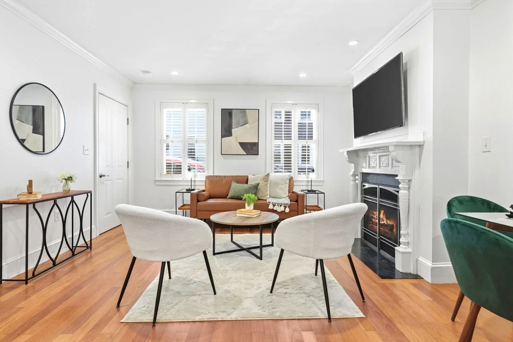1 bed, 1 bath apartment for rent at 15 Belmont St Unit 1, Charlestown — photo 3 of 17