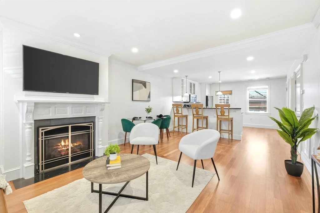 1 bed, 1 bath apartment for rent at 15 Belmont St Unit 1, Charlestown — photo 1 of 17