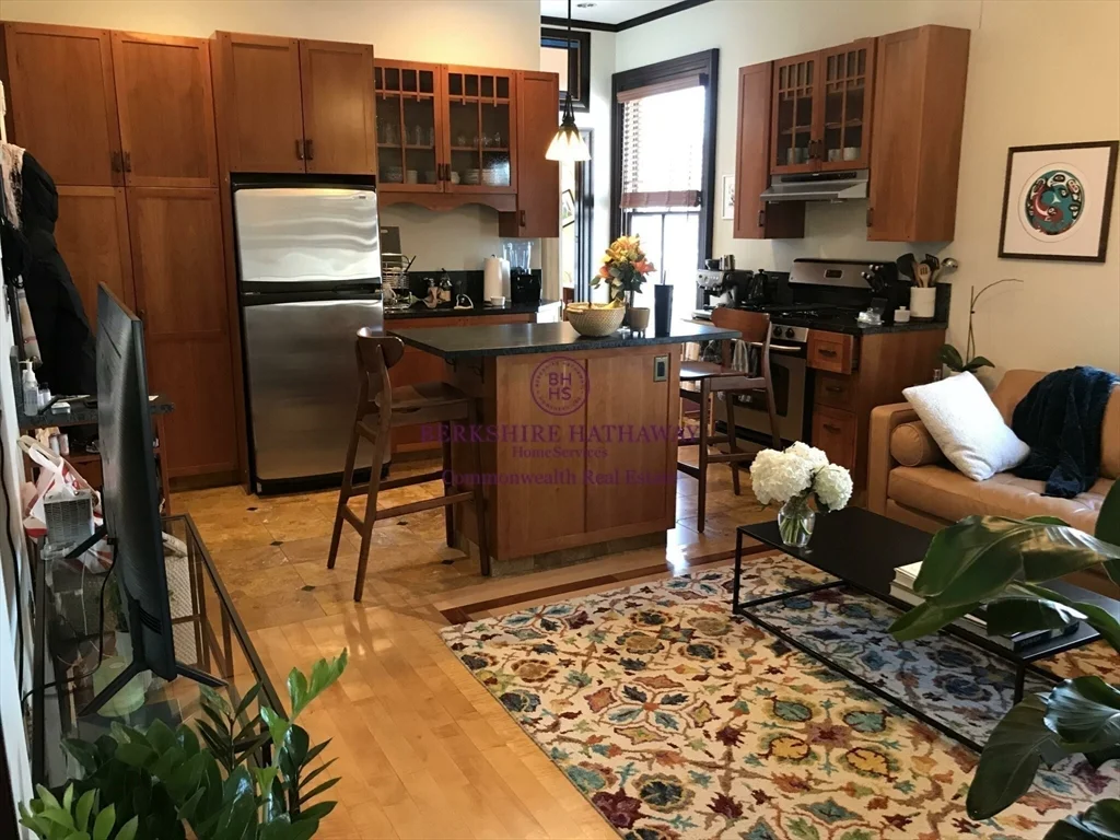 2 bed, 1 bath apartment for rent at 15 Bigelow Unit 4, Cambridge — photo 3 of 15