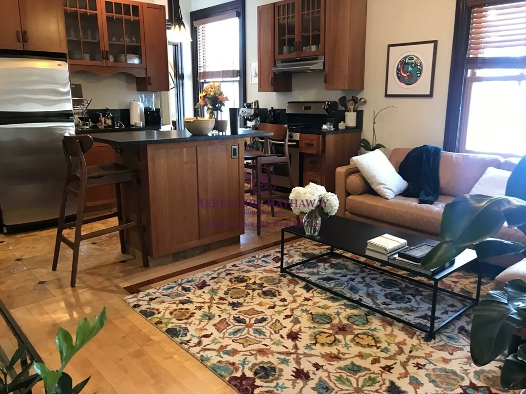 2 bed, 1 bath apartment for rent at 15 Bigelow Unit 4, Cambridge — photo 4 of 15