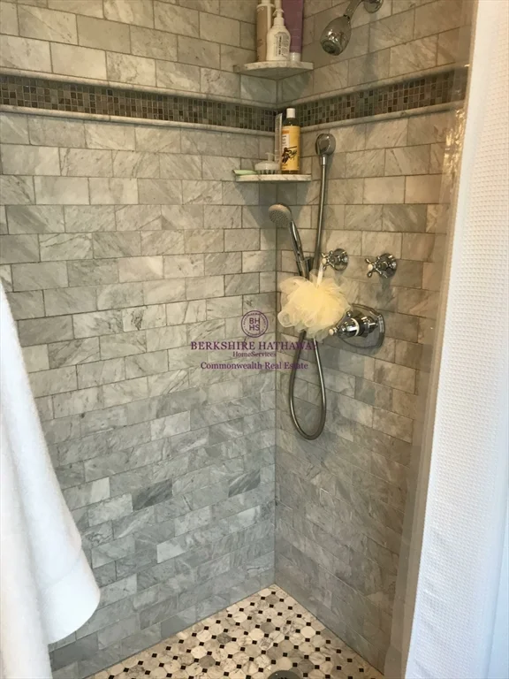 2 bed, 1 bath apartment for rent at 15 Bigelow Unit 4, Cambridge — photo 9 of 15