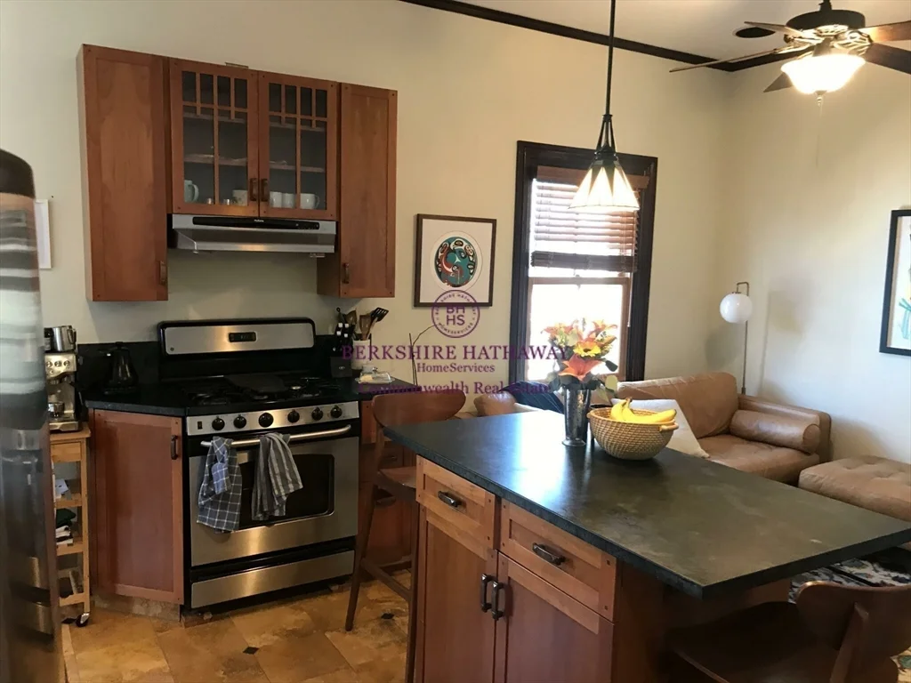 2 bed, 1 bath apartment for rent at 15 Bigelow Unit 4, Cambridge — photo 2 of 15