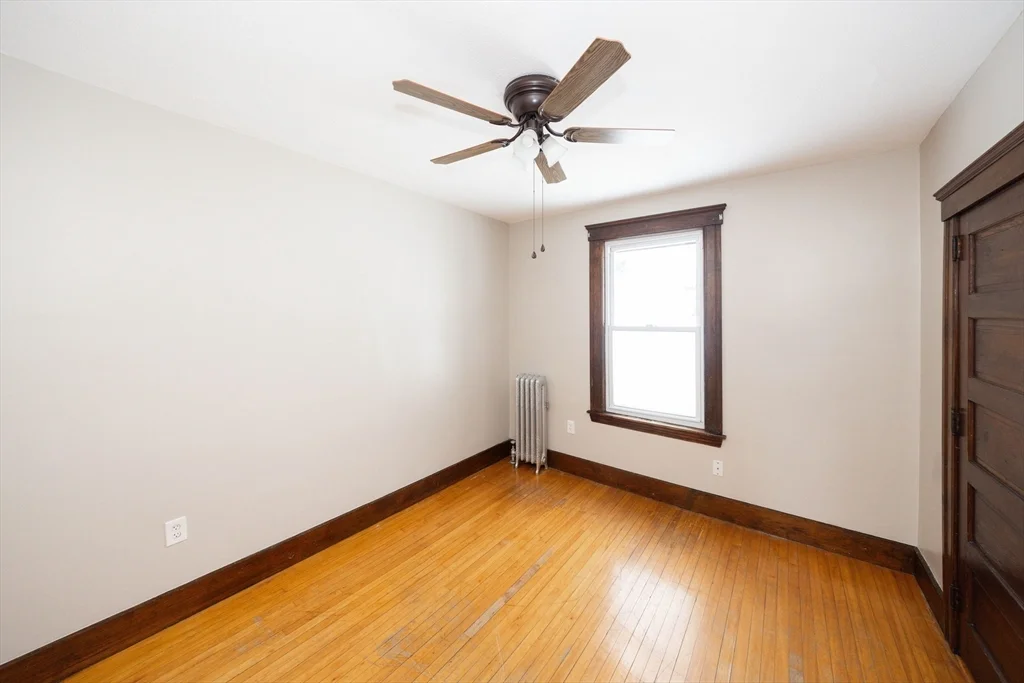 3 bed, 1 bath apartment for rent at 15 Boxford St Unit 2, Burncoat — photo 10 of 23