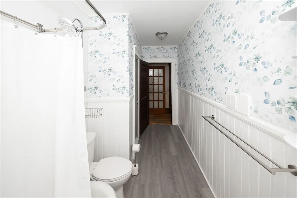 3 bed, 1 bath apartment for rent at 15 Boxford St Unit 2, Burncoat — photo 8 of 23