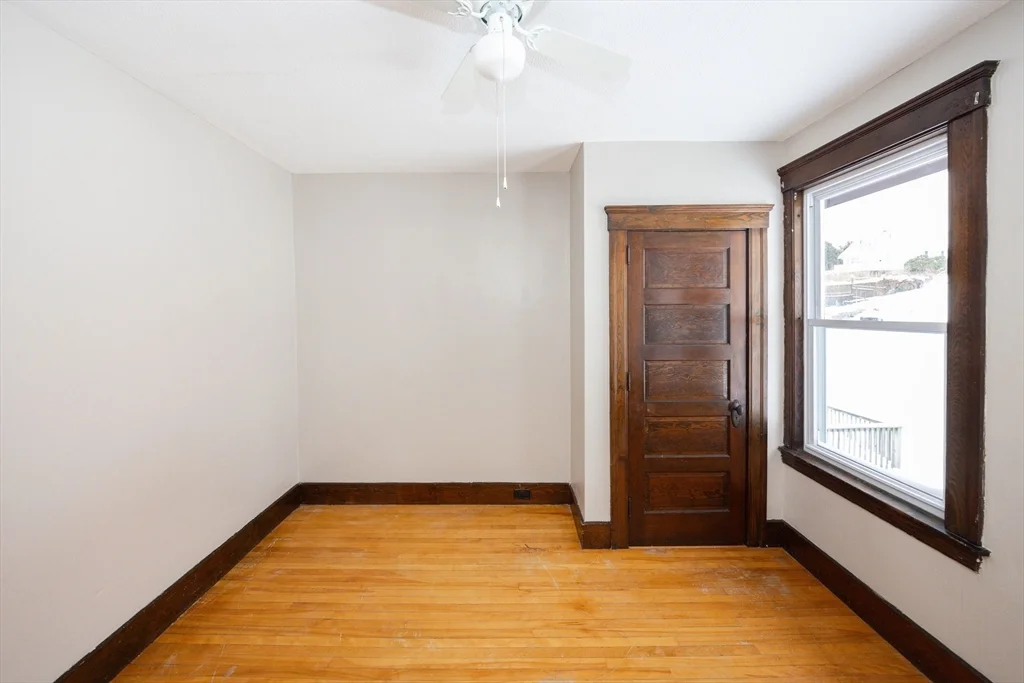 3 bed, 1 bath apartment for rent at 15 Boxford St Unit 2, Burncoat — photo 14 of 23