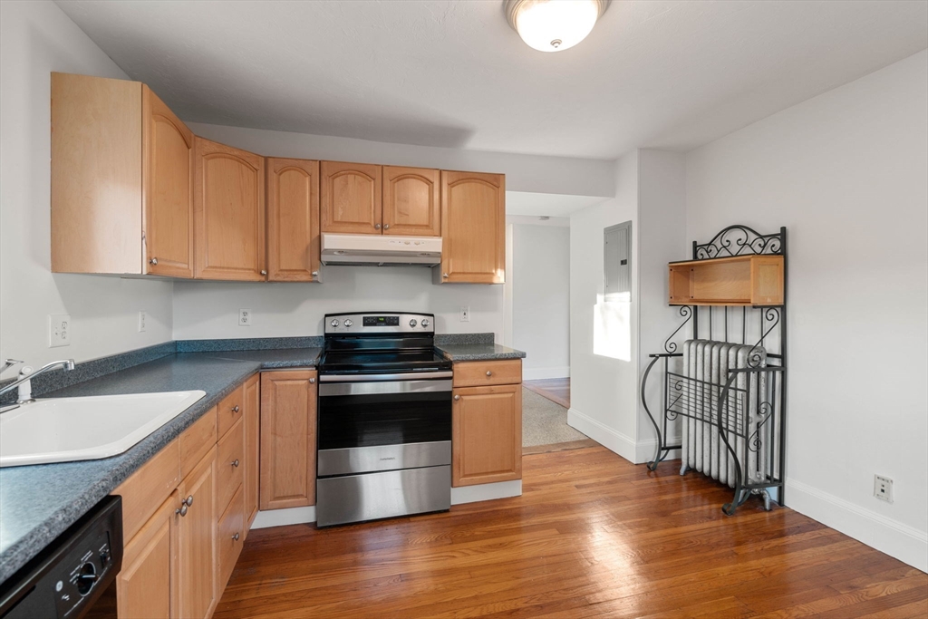 4 bed, 2 bath apartment for rent at 15 Bradbury St Unit 2, Allston — photo 4 of 24