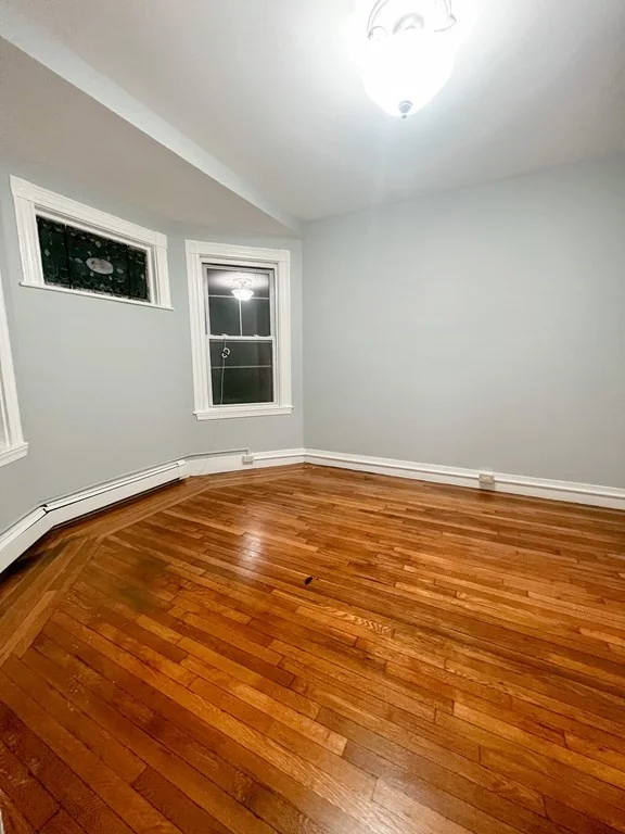 3 bed, 1 bath apartment for rent at 15 Bradshaw Unit 2L, Dorchester — photo 4 of 8