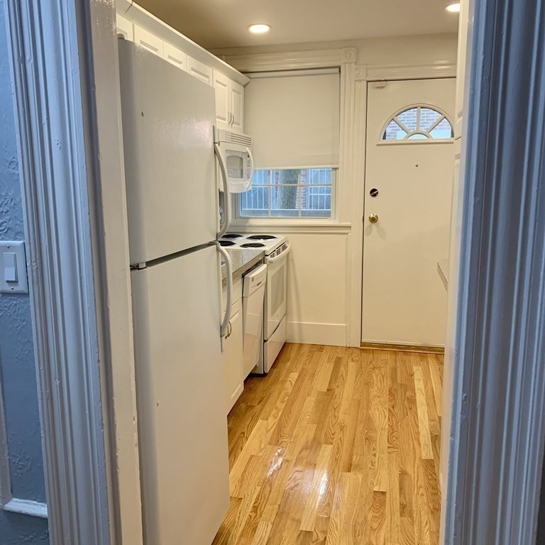 2 bed, 1 bath apartment for rent at 15 Braemore Rd Unit 1, Brighton — photo 8 of 16