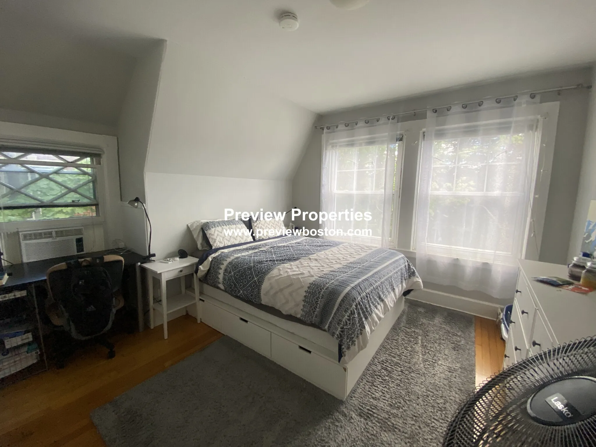 1 bed, 1 bath apartment for rent at 15 Braemore Rd Unit 5, Brighton