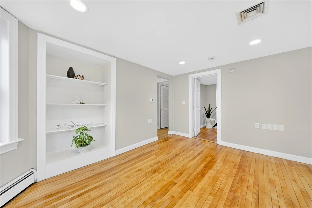 3 bed, 1 bath apartment for rent at 15 Broadway Unit 2, Haverhill — photo 2 of 13