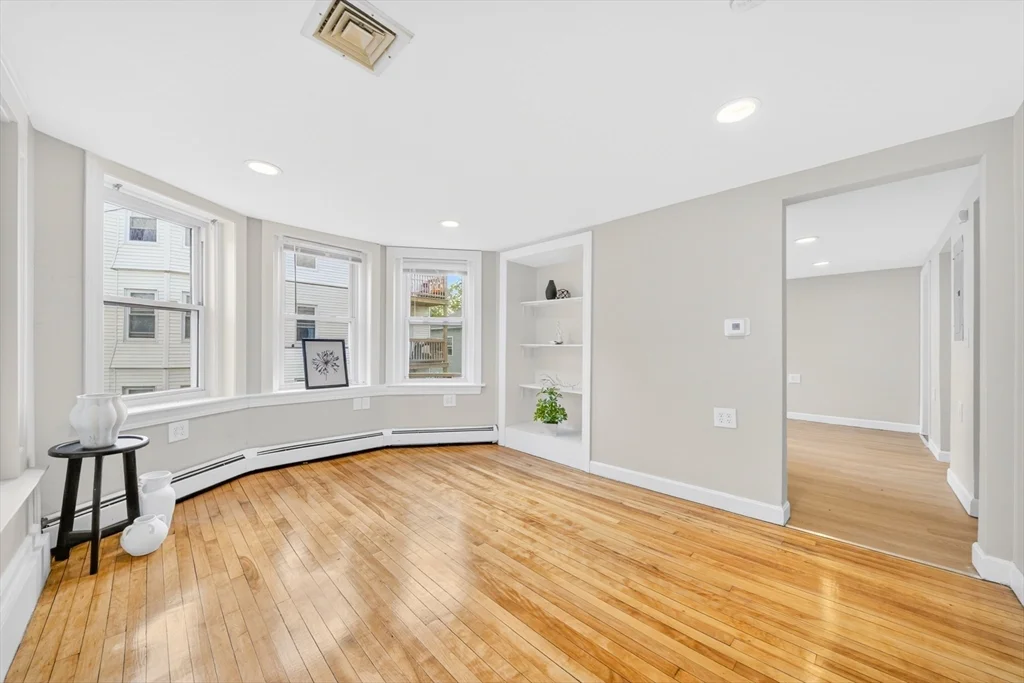 3 bed, 1 bath apartment for rent at 15 Broadway Unit 2, Haverhill — photo 4 of 13