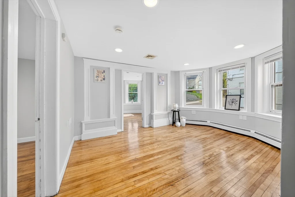 3 bed, 1 bath apartment for rent at 15 Broadway Unit 2, Haverhill