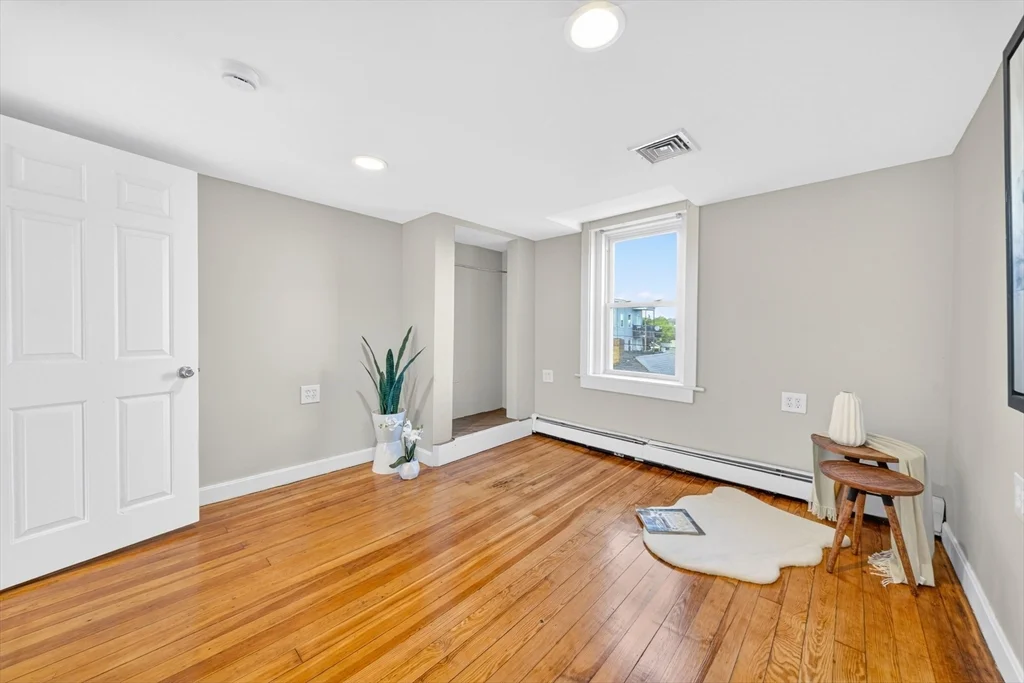 3 bed, 1 bath apartment for rent at 15 Broadway Unit 2, Haverhill — photo 7 of 13