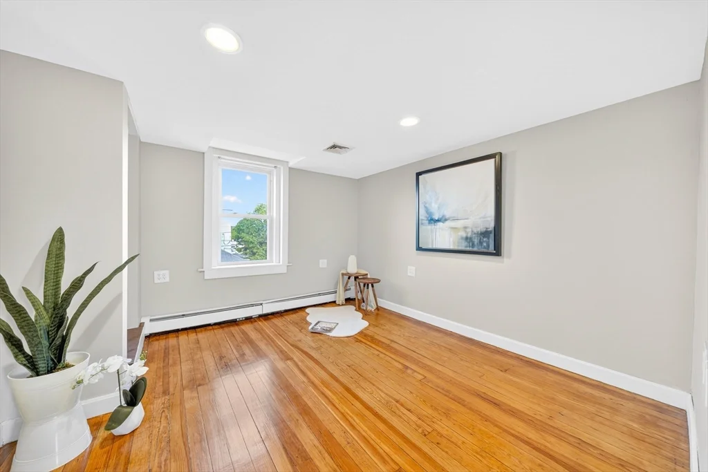 3 bed, 1 bath apartment for rent at 15 Broadway Unit 2, Haverhill — photo 8 of 13