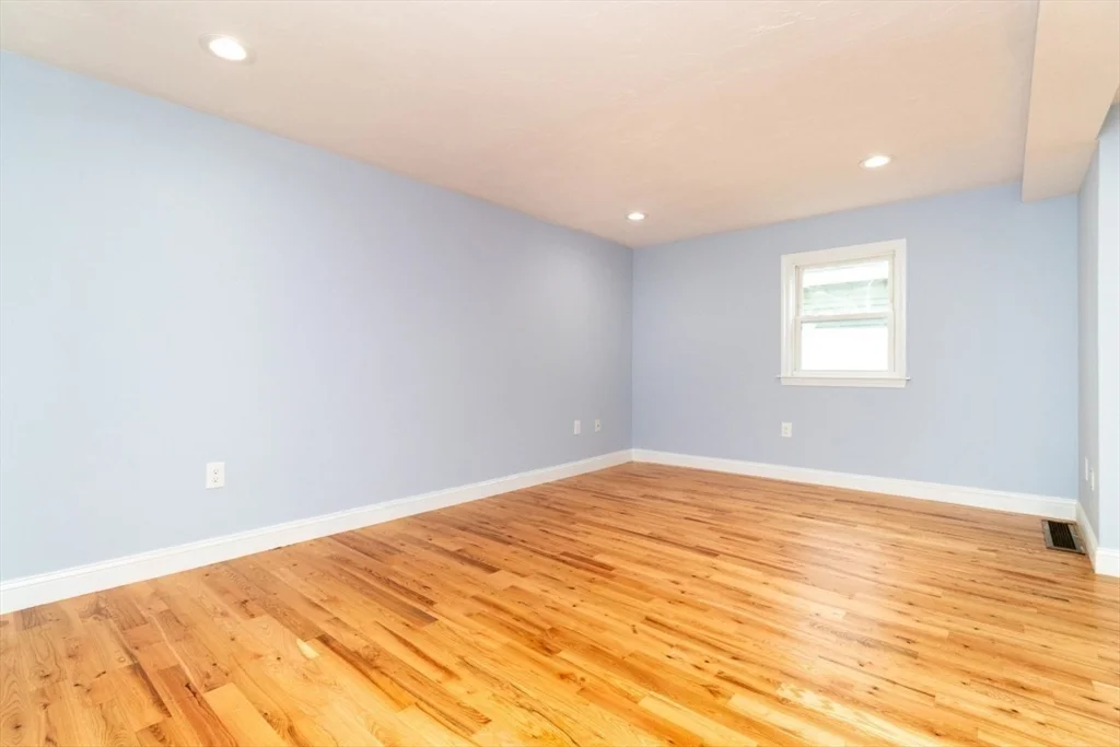 2 bed, 1 bath apartment for rent at 15 Buckingham St Unit 2, Hyde Park — photo 7 of 38