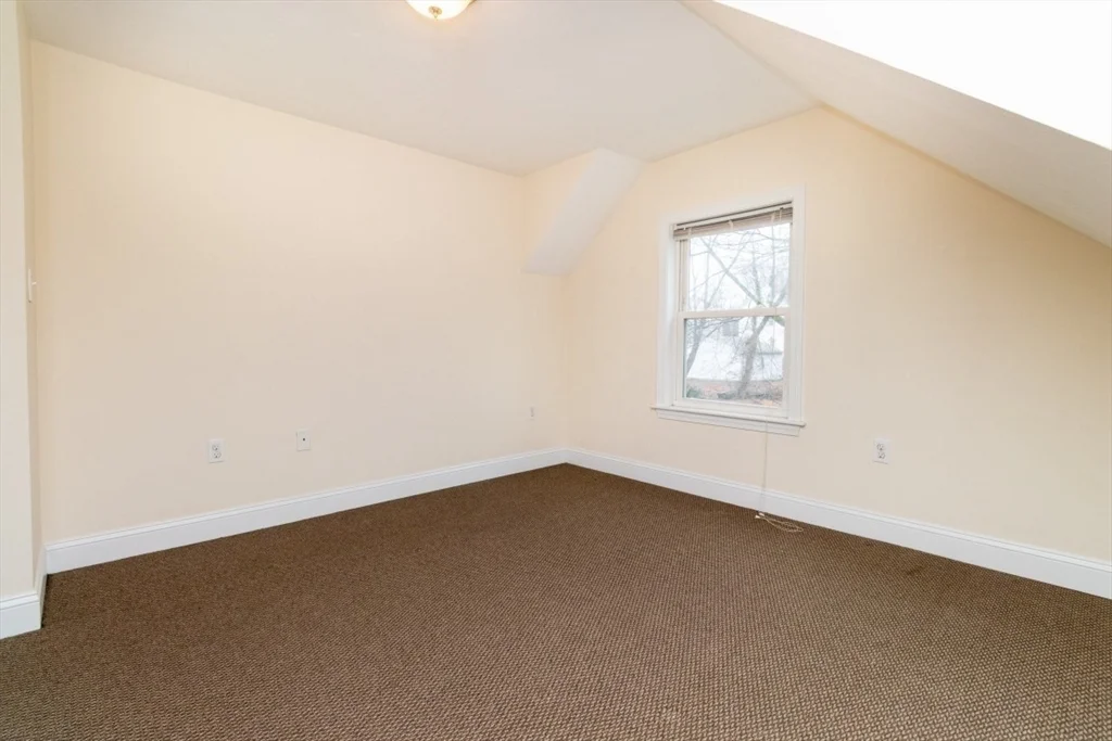 2 bed, 1 bath apartment for rent at 15 Buckingham St Unit 2, Hyde Park — photo 22 of 38