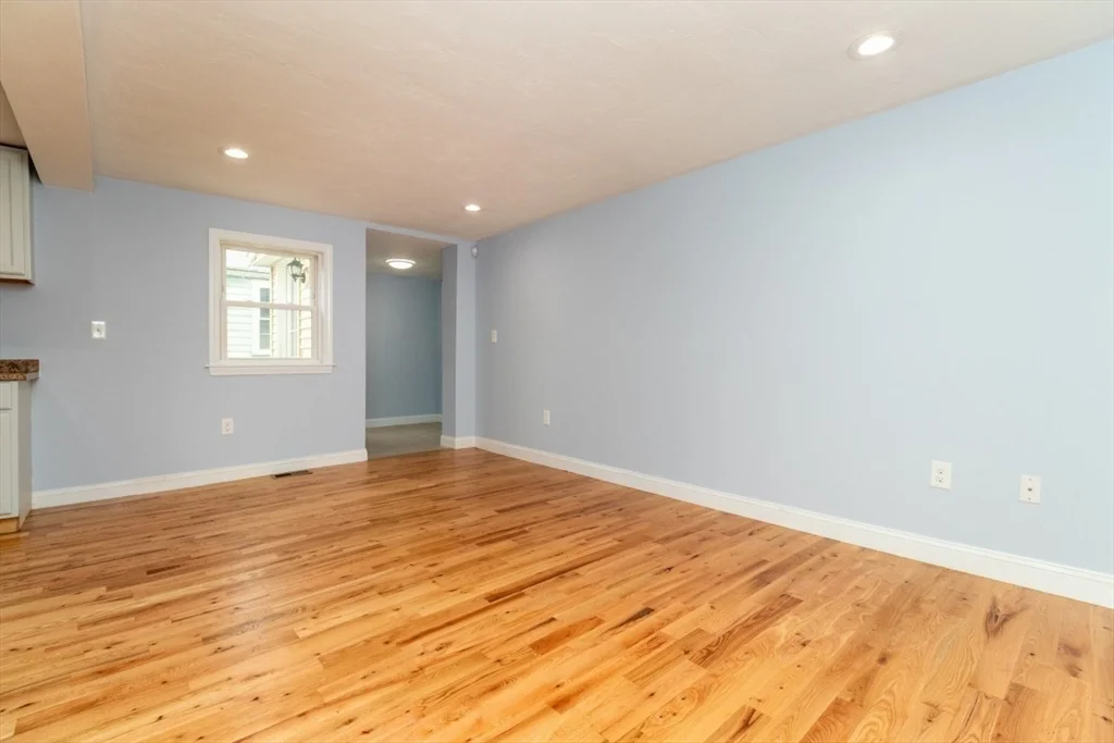 2 bed, 1 bath apartment for rent at 15 Buckingham St Unit 2, Hyde Park — photo 9 of 38