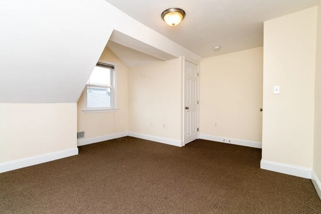 2 bed, 1 bath apartment for rent at 15 Buckingham St Unit 2, Hyde Park — photo 19 of 38