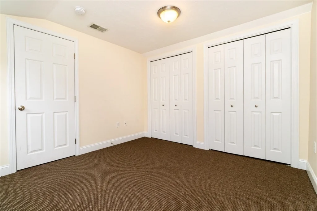 2 bed, 1 bath apartment for rent at 15 Buckingham St Unit 2, Hyde Park — photo 13 of 38