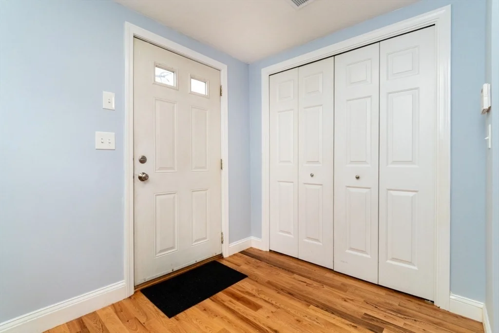2 bed, 1 bath apartment for rent at 15 Buckingham St Unit 2, Hyde Park — photo 8 of 38