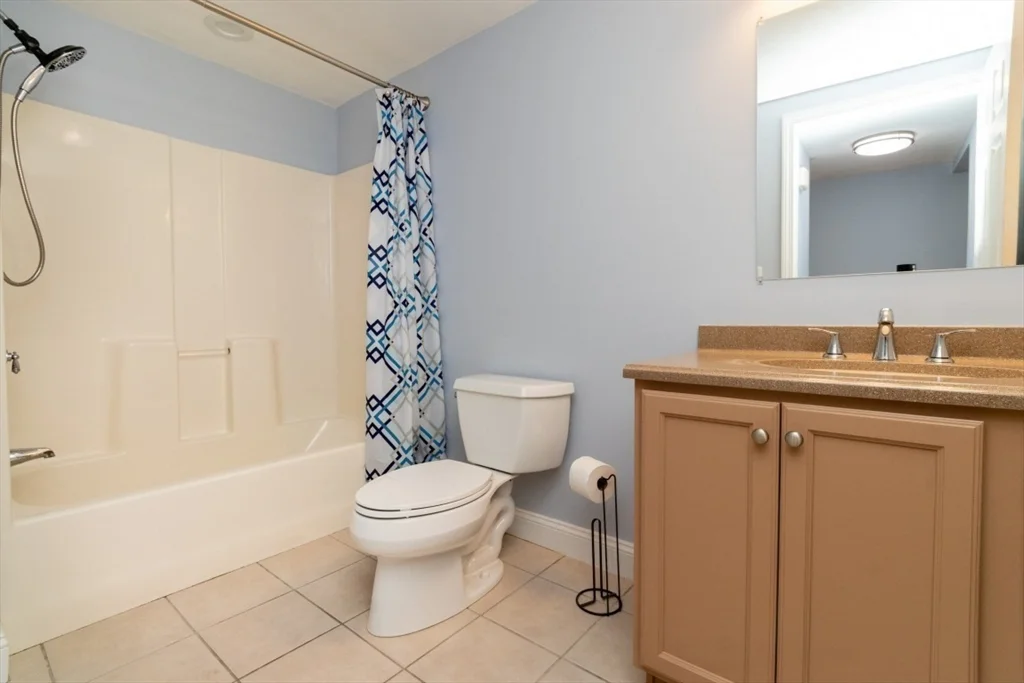 2 bed, 1 bath apartment for rent at 15 Buckingham St Unit 2, Hyde Park — photo 15 of 38