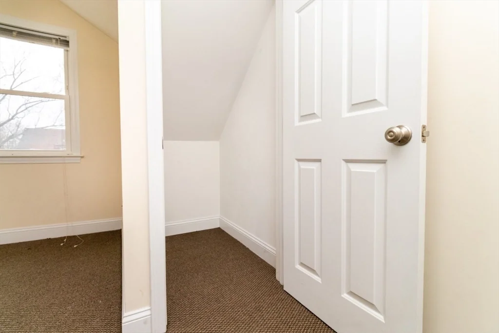 2 bed, 1 bath apartment for rent at 15 Buckingham St Unit 2, Hyde Park — photo 26 of 38