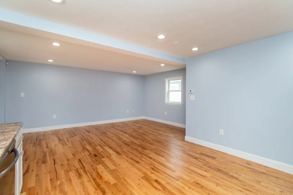 2 bed, 1 bath apartment for rent at 15 Buckingham St Unit 2, Hyde Park — photo 11 of 38