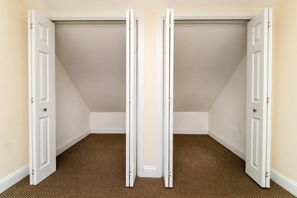 2 bed, 1 bath apartment for rent at 15 Buckingham St Unit 2, Hyde Park — photo 27 of 38