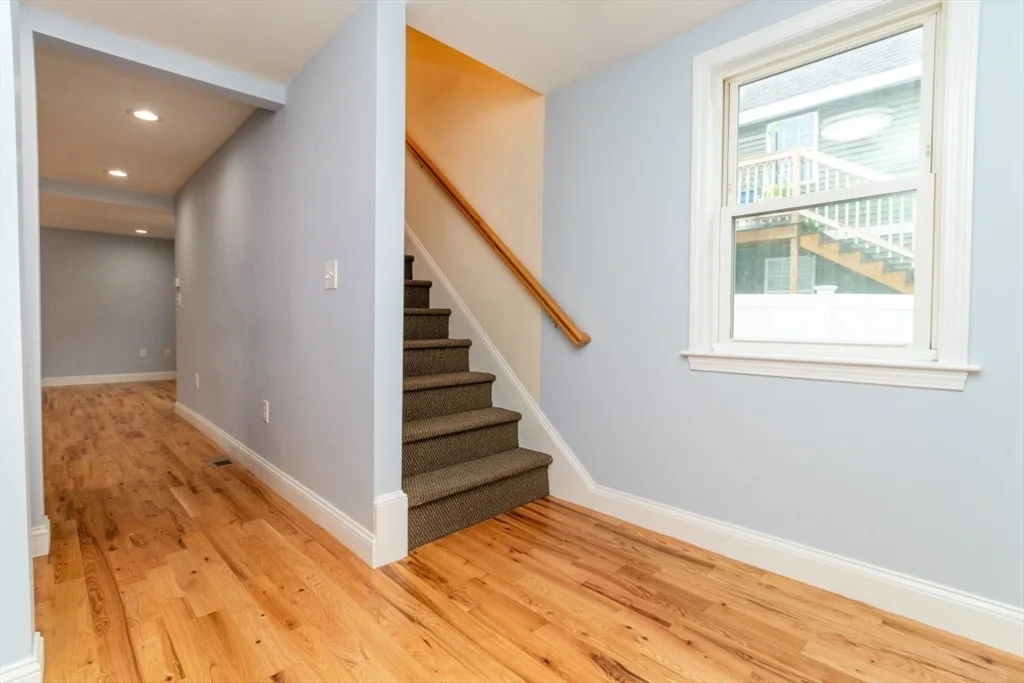 2 bed, 1 bath apartment for rent at 15 Buckingham St Unit 2, Hyde Park — photo 4 of 38