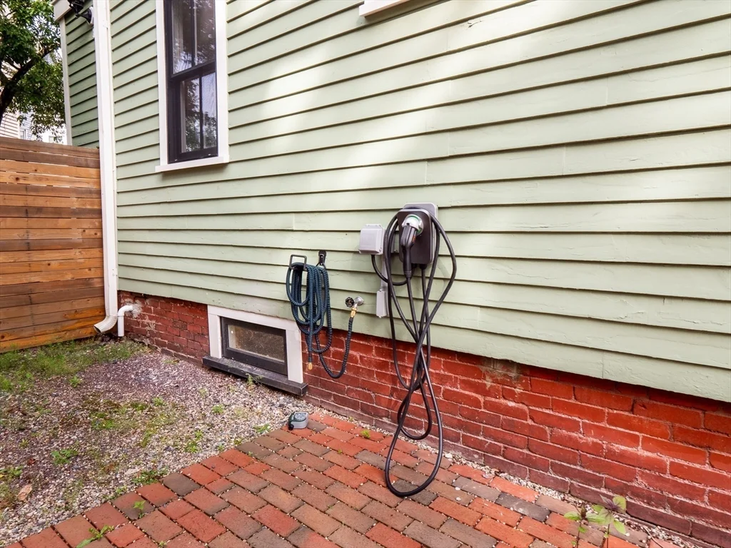 3 bed, 2 bath apartment for rent at 15 Campbell Park, Davis Square — photo 36 of 37