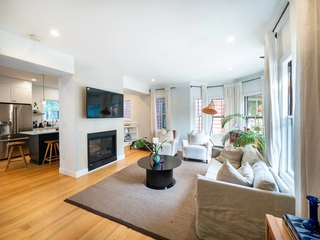 3 bed, 2 bath apartment for rent at 15 Campbell Park, Davis Square — photo 5 of 37