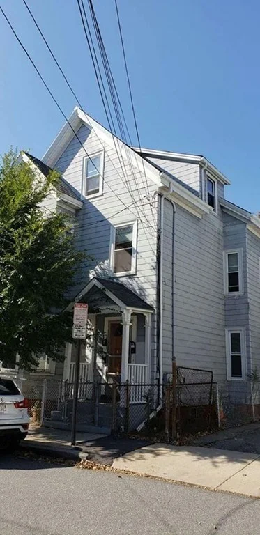 1 bed, 1 bath apartment for rent at 15 Carlton St Unit 3, Gilman Square