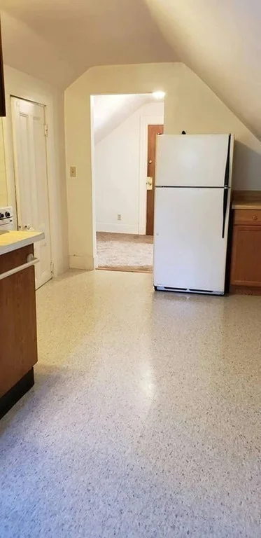 1 bed, 1 bath apartment for rent at 15 Carlton St Unit 3, Gilman Square — photo 5 of 7