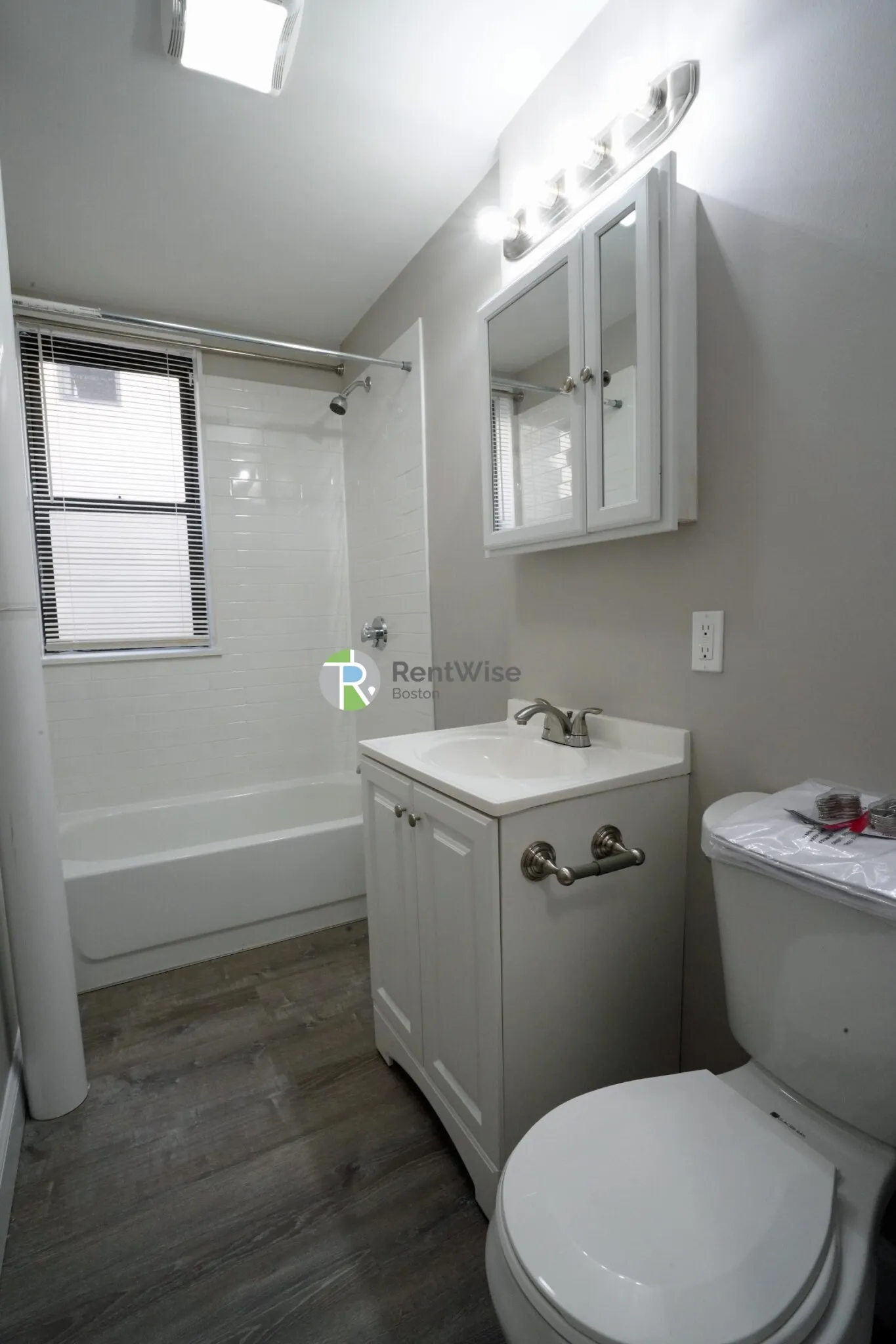2 bed, 1 bath apartment for rent at 15 Carol Ave Unit 3, Brighton — photo 10 of 21