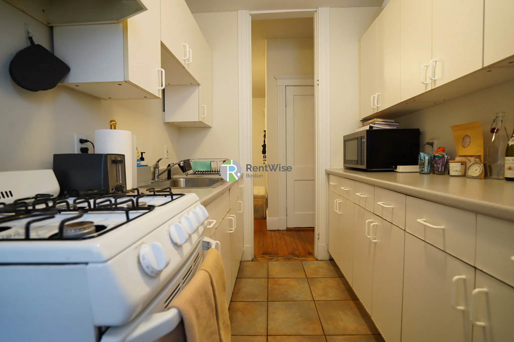 2 bed, 1 bath apartment for rent at 15 Carol Ave Unit 4, Brighton — photo 14 of 25