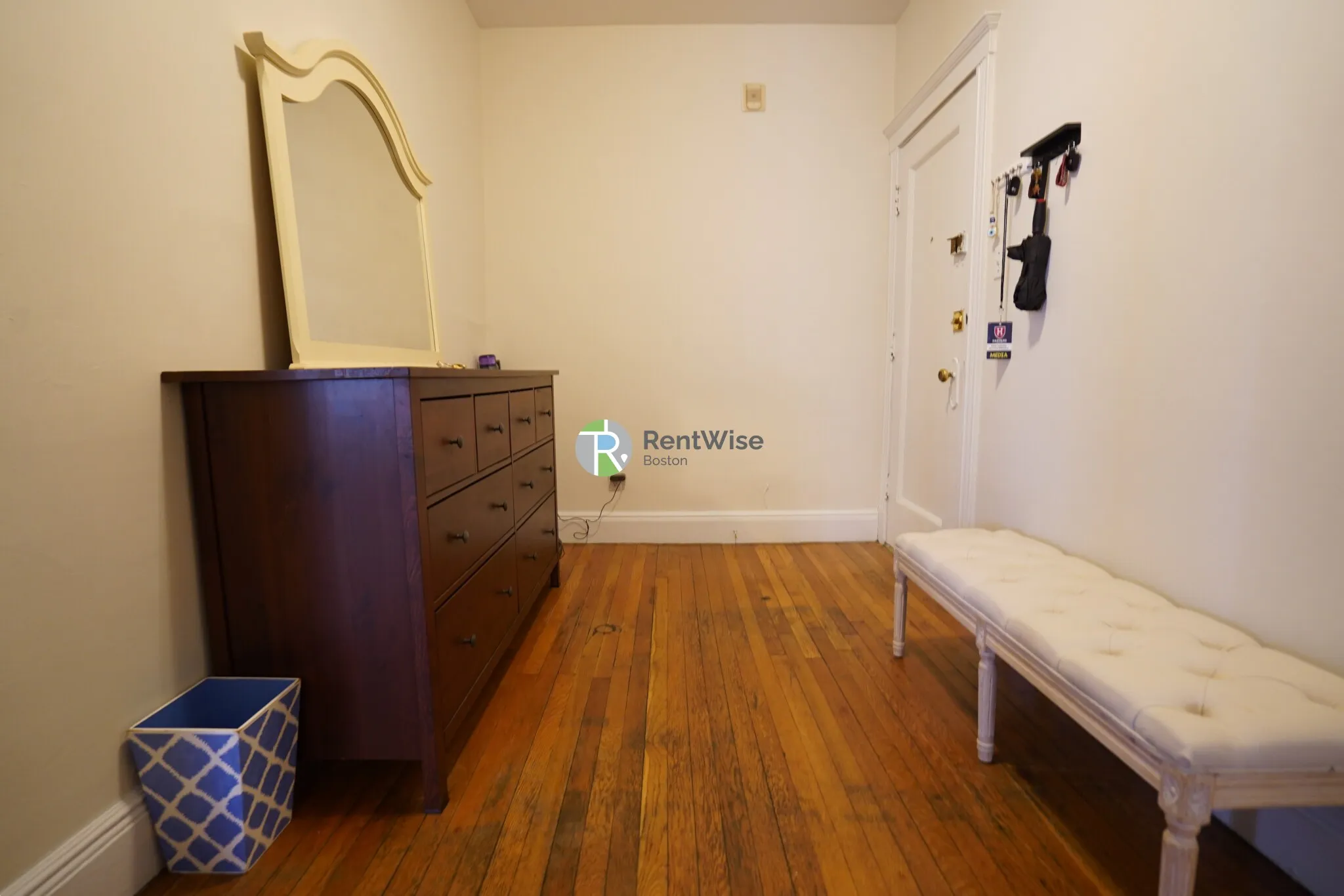 2 bed, 1 bath apartment for rent at 15 Carol Ave Unit 4, Brighton — photo 7 of 25