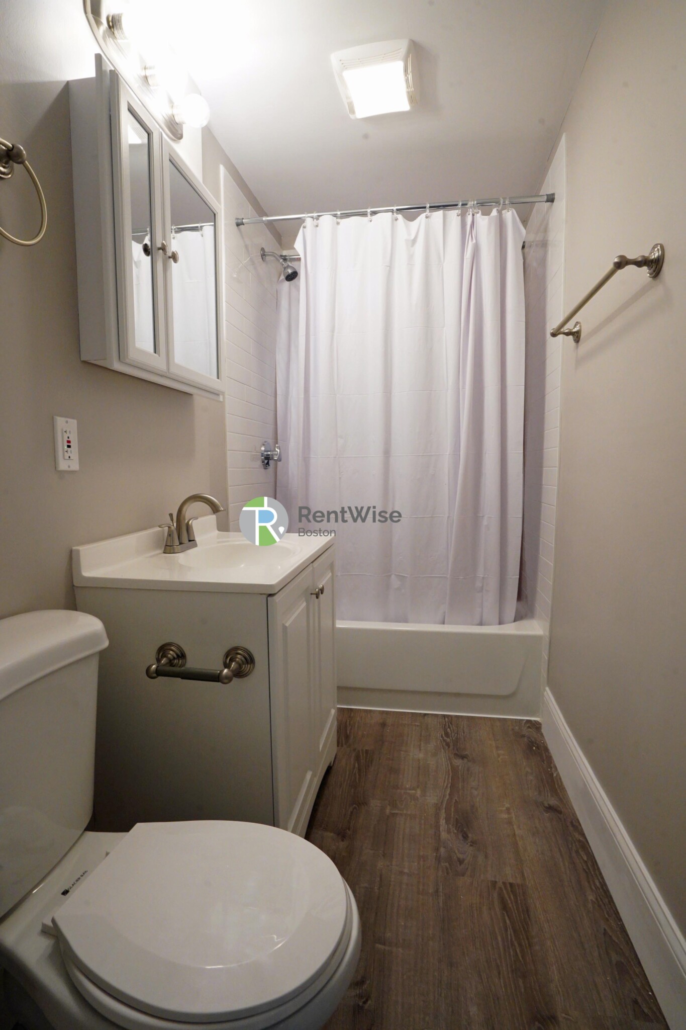 2 bed, 1 bath apartment for rent at 15 Carol Ave Unit A, Brighton — photo 7 of 19