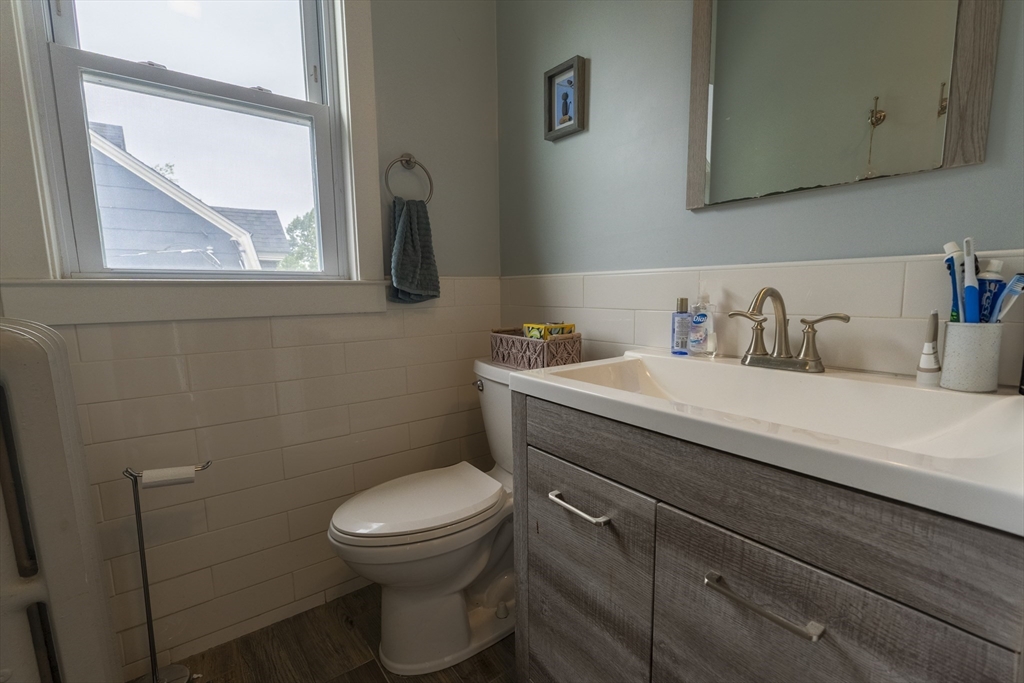 4 bed, 1 bath apartment for rent at 15 Castleton St Unit 2, Jamaica Plain — photo 16 of 20