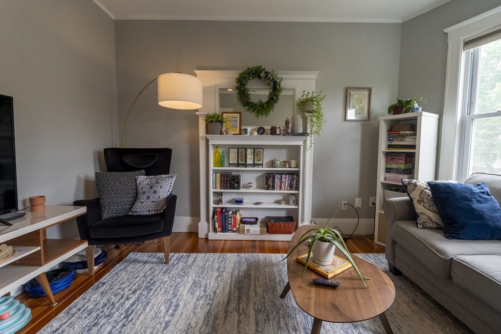 4 bed, 1 bath apartment for rent at 15 Castleton St Unit 2, Jamaica Plain — photo 4 of 20