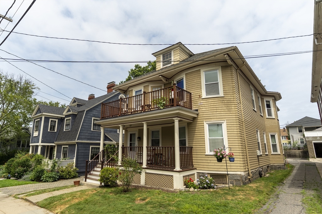 4 bed, 1 bath apartment for rent at 15 Castleton St Unit 2, Jamaica Plain — photo 2 of 20