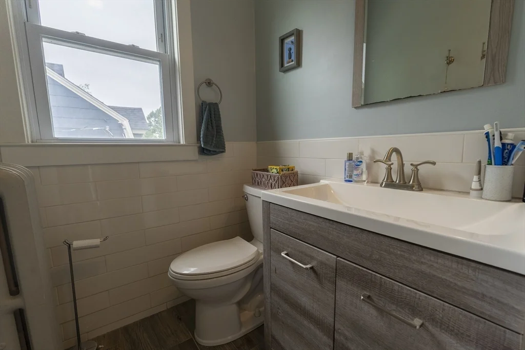 4 bed, 1 bath apartment for rent at 15 Castleton St Unit 2, Jamaica Plain — photo 18 of 20