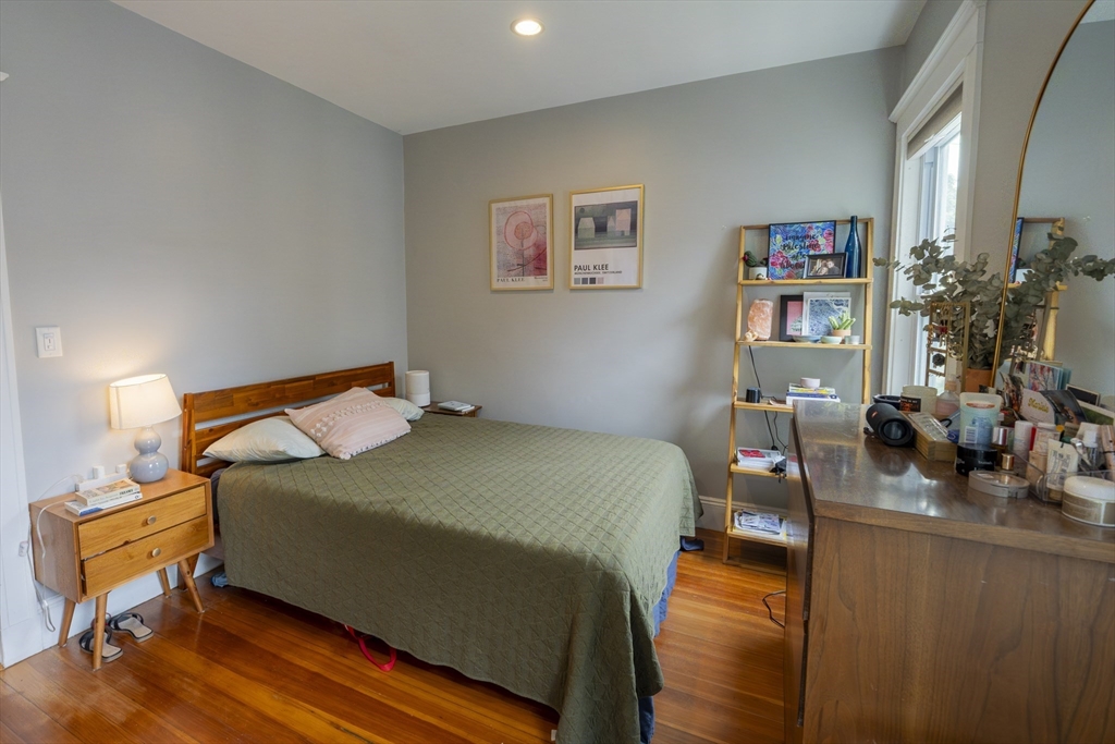 4 bed, 1 bath apartment for rent at 15 Castleton St Unit 2, Jamaica Plain — photo 10 of 20
